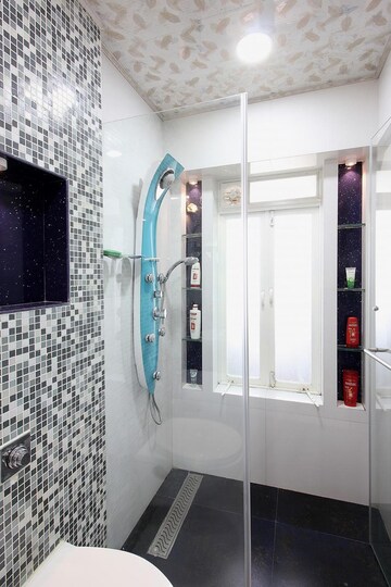 Bathroom in 4 BHK Apartment at Evershine Cosmic, Andheri West – for Rent