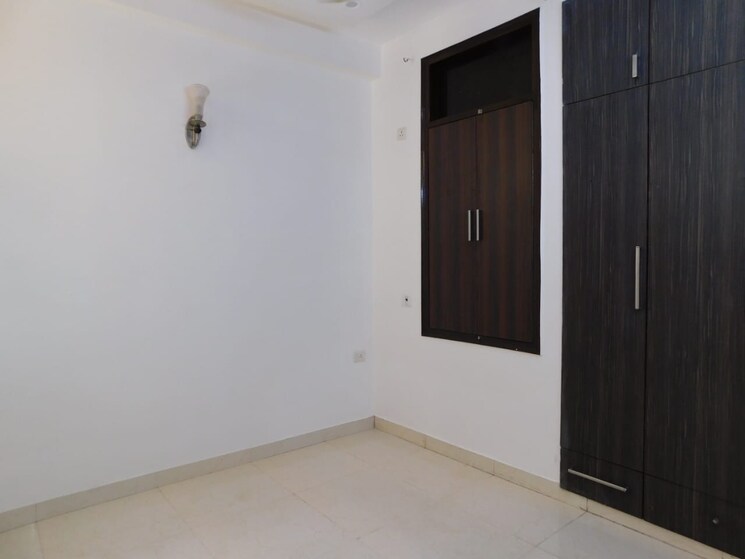 Master Bedroom, amrapali-royal 4 Bedroom 2400 Sq.Ft. Apartment In Vaibhav Khand Ghaziabad 8462583