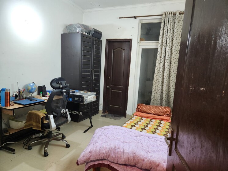 Bedroom, amrapali-royal 4 Bedroom 2400 Sq.Ft. Apartment In Vaibhav Khand Ghaziabad 8462583