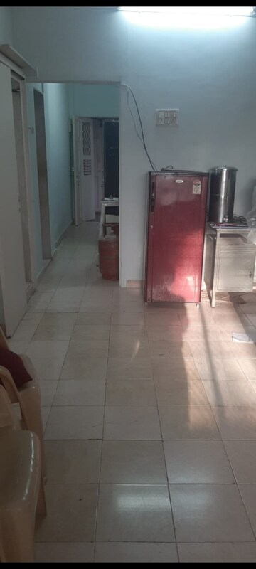 Master Bedroom in 1.5 BHK Apartment at Adarsh Nagar Society, Worli – for Rent