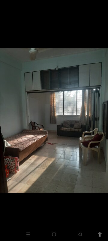Master Bedroom in 1.5 BHK Apartment at Adarsh Nagar Society, Worli – for Rent