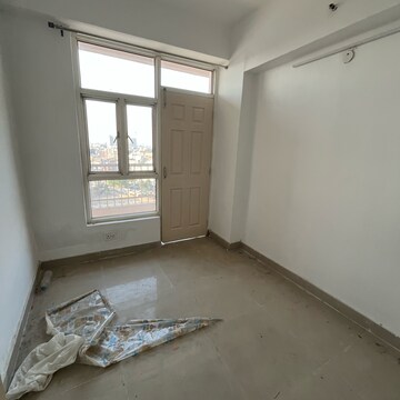 2.5 BHK Apartment For Rent in Supertech Cape Town, Sector 74