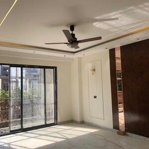 Room in 4 BHK Builder Floor at Ansal API Versalia, Sector 67a – for Sale