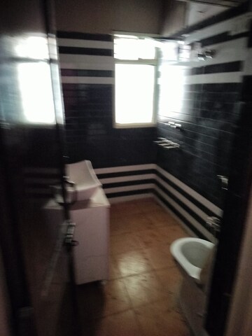 Master Bedroom in 2 BHK Apartment at Arun Vihar Sector 37, Sector 37 – for Rent