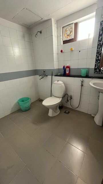 Bathroom in 3 BHK Apartment at M3M Golf Estate, Sector 65 – for Rent