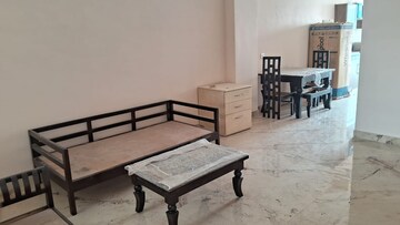 Team Area in 1 BHK Apartment at DLF Royale Residences, Dlf Phase I – for Rent