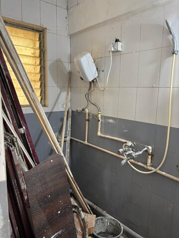 Bathroom in 1 RK Apartment at Gokul Garden CHS, Kandivali East – for Rent