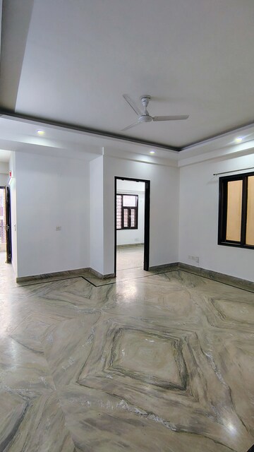 Master Bedroom in 3 BHK Builder Floor at RWA Residential Society Sector 46, Sector 46 – for Rent