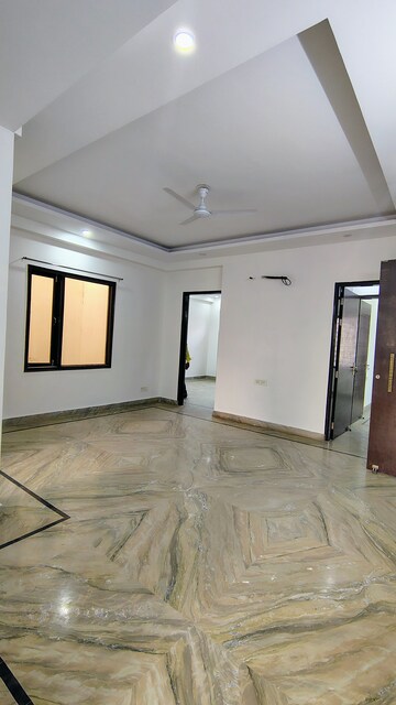 Master Bedroom in 3 BHK Builder Floor at RWA Residential Society Sector 46, Sector 46 – for Rent