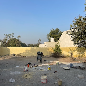  Industrial Plot – Exterior View View at Pali Road - for Rent