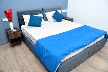Bedroom in Studio Apartment at Vipul World Floors, Sector 48 – for Rent