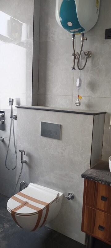 Bathroom in 4 BHK Builder Floor at Royal Homez, Sector 43 – for Rent