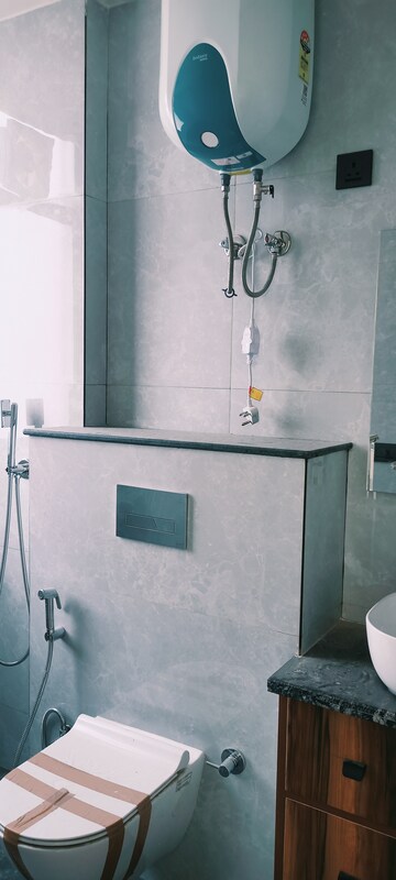 Bathroom in 4 BHK Builder Floor at Royal Homez, Sector 43 – for Rent