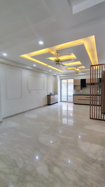 Master Bedroom in 3 BHK Builder Floor at Hong Kong Bazaar, Sector 57 – for Rent