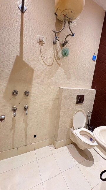Attached Bathroom in 1 BHK Independent House at Old Rajinder Nagar – for Rent