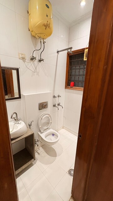 Bathroom in 1 BHK Independent House at Old Rajinder Nagar – for Rent