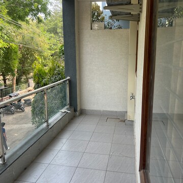 Balcony in 3 BHK Builder Floor at Sector 43 – for Rent