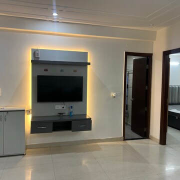 Room in 3 BHK Builder Floor at Sector 43 – for Rent