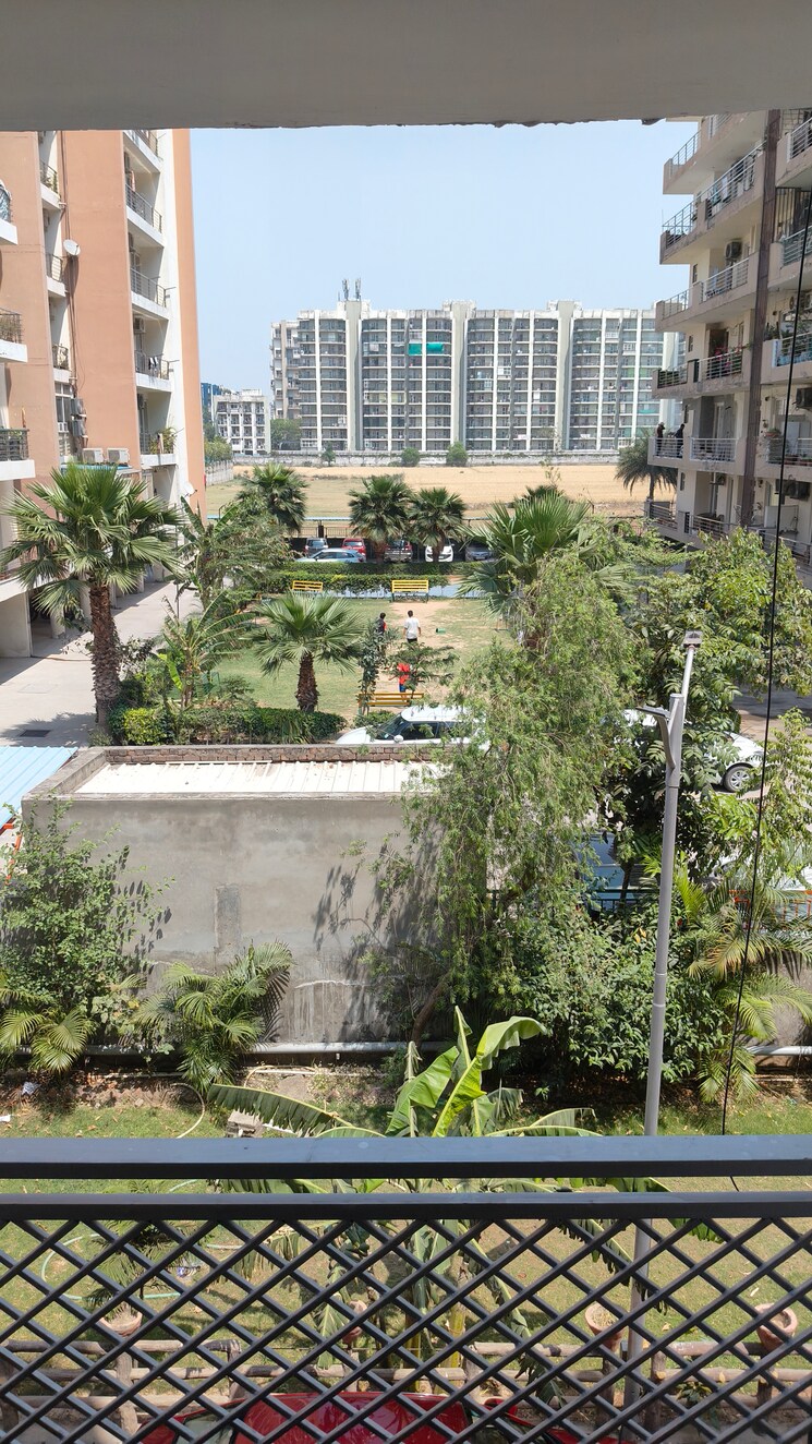 Other, ambala highway 3 Bedroom 122 Sq.Yd. Apartment In Ambala Highway Zirakpur 8463008