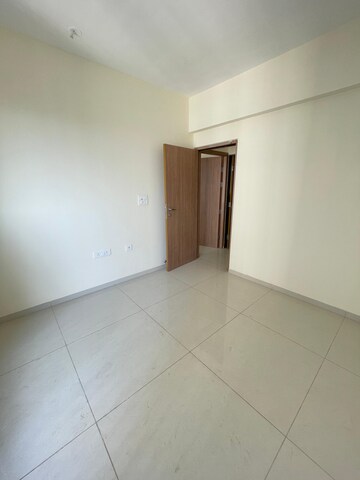 2 BHK Apartment For Rent in Godrej Tranquil, Kandivali East