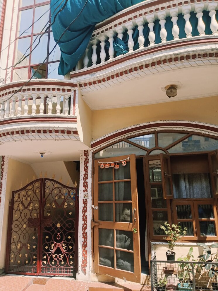 Listing Cover Image
