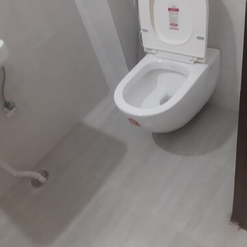 Bathroom in 2 BHK Builder Floor at Sector 43 – for Rent