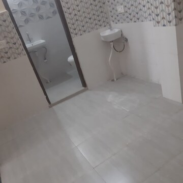 Attached Bathroom in 2 BHK Builder Floor at Sector 43 – for Rent