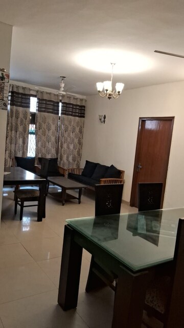 Master Bedroom in 3 BHK Builder Floor at Ardee City, Sector 52 – for Rent