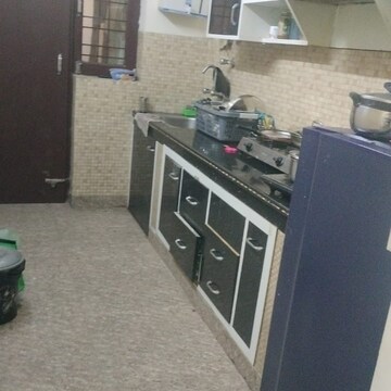 Kitchen in 2 BHK Builder Floor at Sector 43 – for Rent