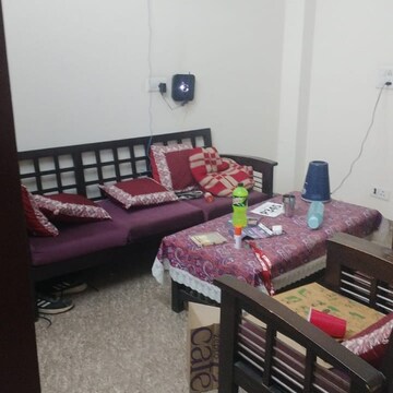 Living Room in 2 BHK Builder Floor at Sector 43 – for Rent