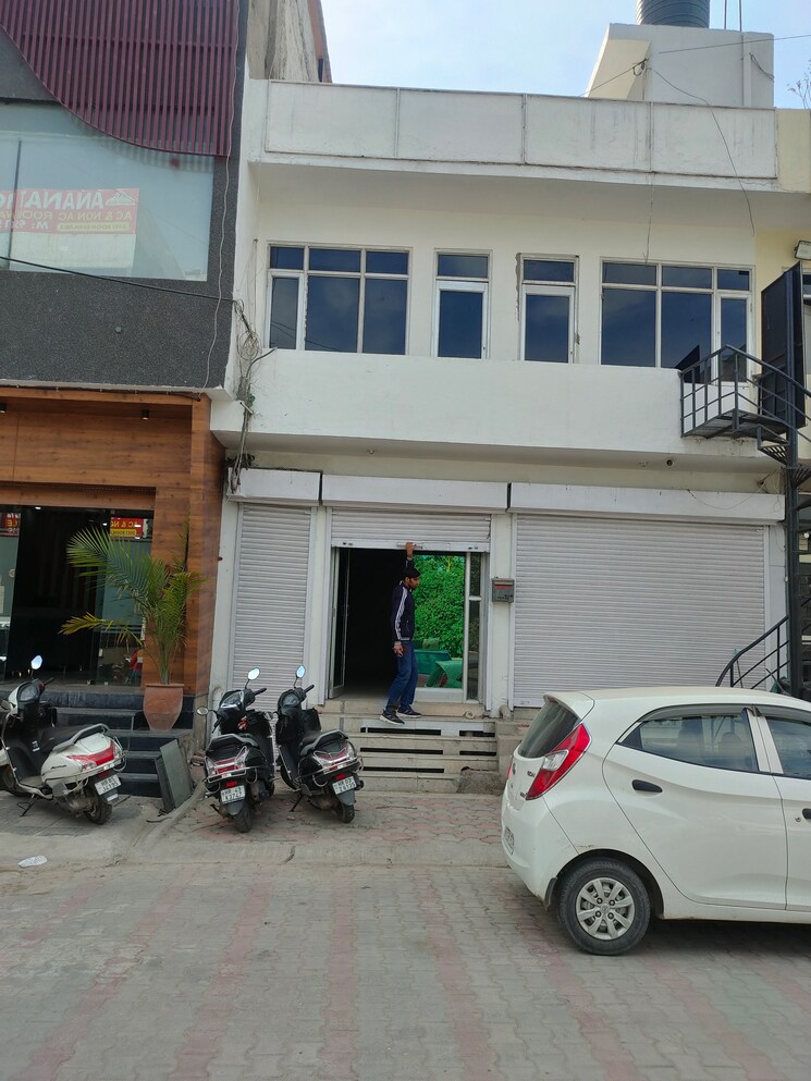 Floor Plan, guru-nanak-enclave Commercial Showroom 660 Sq.Ft. In Dhakoli Zirakpur 8463121