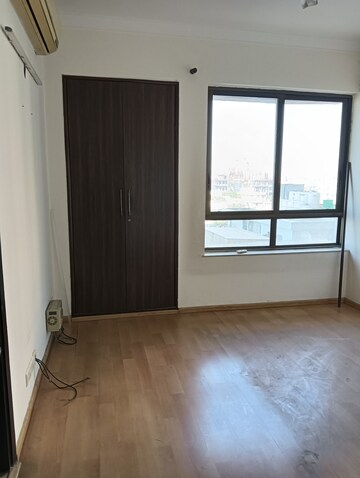 Master Bedroom in 3 BHK Apartment at Unitech Fresco, Sector 50 – for Rent