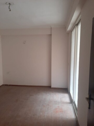 Master Bedroom in 3 BHK Apartment at Amrapali Golf Homes, Sector 4, Greater Noida – for Rent