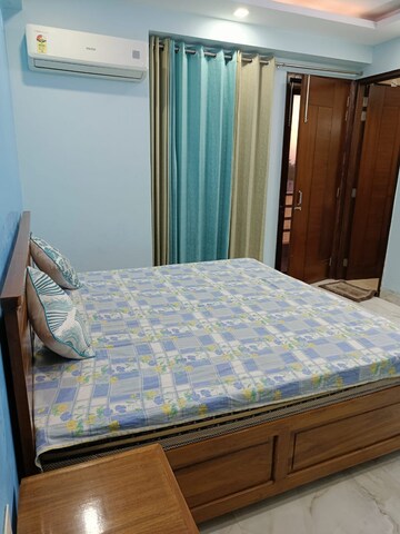 Bedroom in 4 BHK Builder Floor at Sector 23 – for Rent