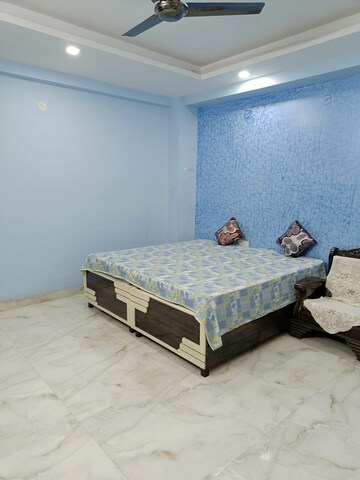 Bedroom in 4 BHK Builder Floor at Sector 23 – for Rent