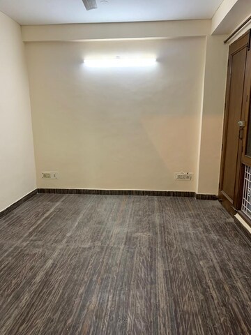 Master Bedroom in 2 BHK Builder Floor at Govindpuri – for Rent