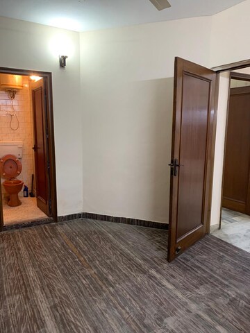 Master Bedroom in 2 BHK Builder Floor at Govindpuri – for Rent