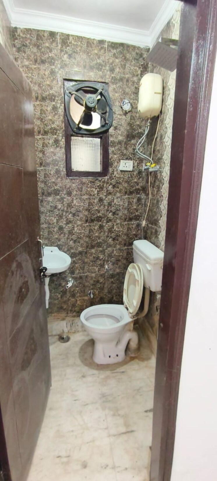 Bathroom, govindpuri 2 Bedroom 600 Sq.Ft. Builder Floor In Govindpuri Delhi 8463281