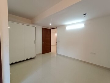 Room in 3 BHK Apartment at Jal Vihar Colony, Sector 46 – for Rent