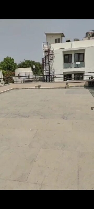 Gym in 2 BHK Builder Floor at Hauz Khas – for Rent