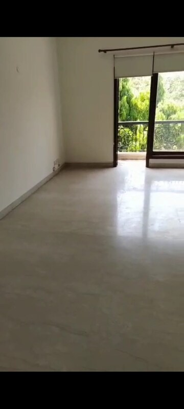 Master Bedroom in 2 BHK Builder Floor at Hauz Khas – for Rent