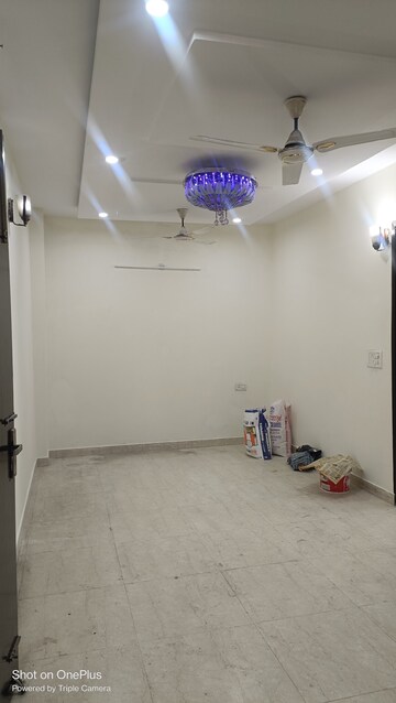 Master Bedroom in 2 BHK Builder Floor at Ashoka Enclave 3, Sector 35 – for Rent