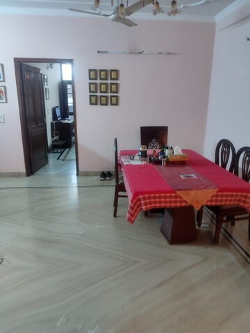 Swimming Pool in 3 BHK Builder Floor at Sector 26 – for Rent