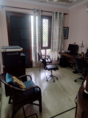 Building Lobby in 3 BHK Builder Floor at Sector 26 – for Rent