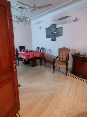 Master Bedroom in 3 BHK Builder Floor at Sector 26 – for Rent
