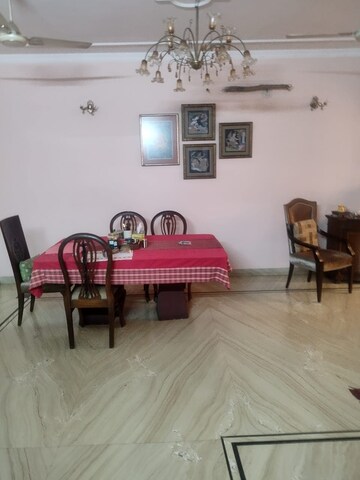 Master Bedroom in 3 BHK Builder Floor at Sector 26 – for Rent