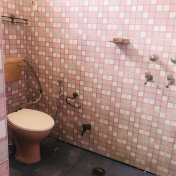 Attached Bathroom in 3.5 BHK Villa at Sector 21 – for Rent