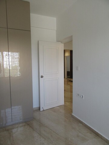 Room in 3.5 BHK Apartment at Nitesh Hyde Park, Bannerghatta Road – for Sale