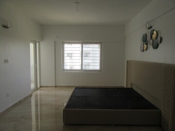 Bedroom in 3.5 BHK Apartment at Nitesh Hyde Park, Bannerghatta Road – for Sale