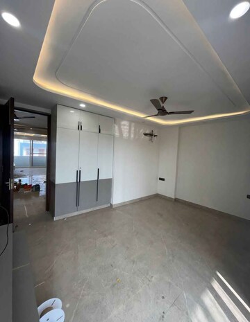 Master Bedroom in 2 BHK Builder Floor at Paschim Vihar – for Rent